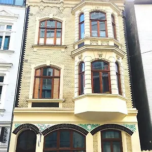 Appartement Jugendstilhaus Riverside City Fuer Urlaub Und Business