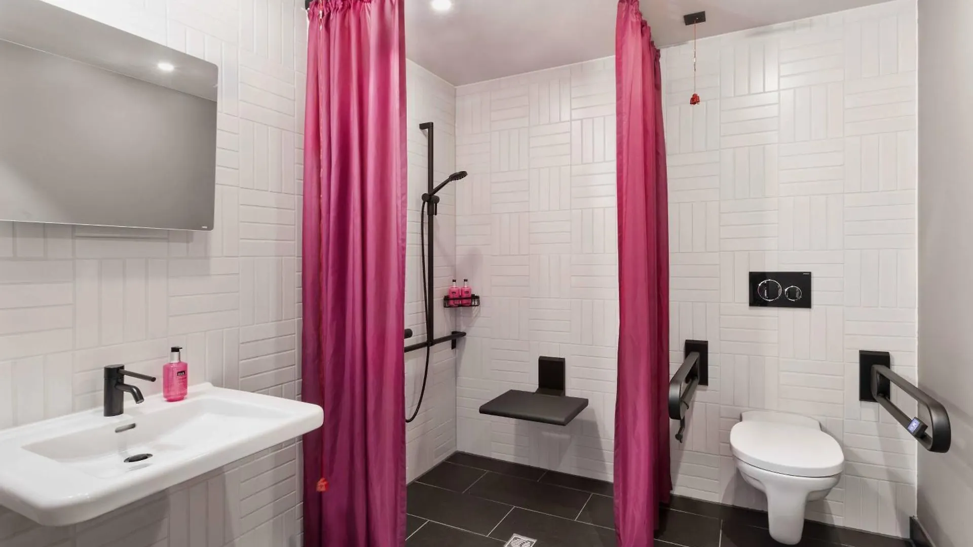 فندق Moxy بريمين 3*,  ألمانيا